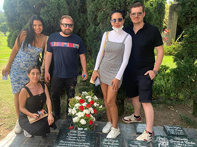 Low-Cost Shared Tour